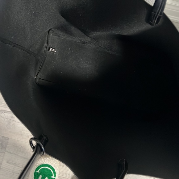 Faux leather Victoria Secret Tote Bag 🩷🩵🤍 - Picture 3 of 6